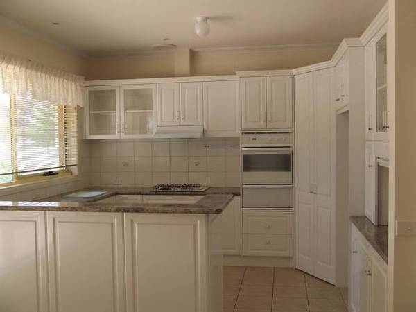 Executive Home Just Out of Town! Picture