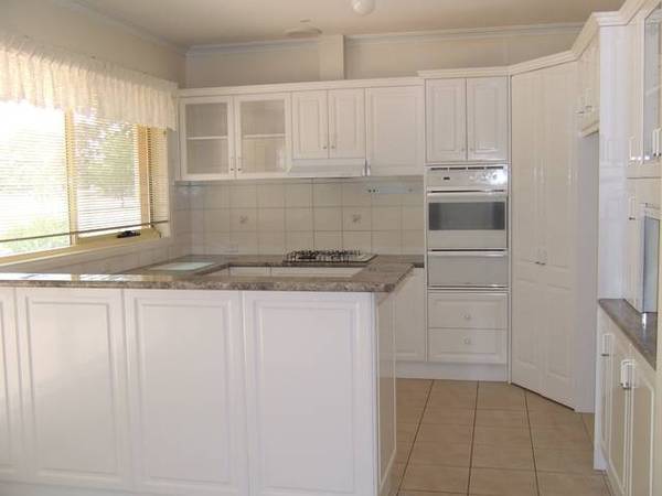 Executive Home Just Out of Town! Picture