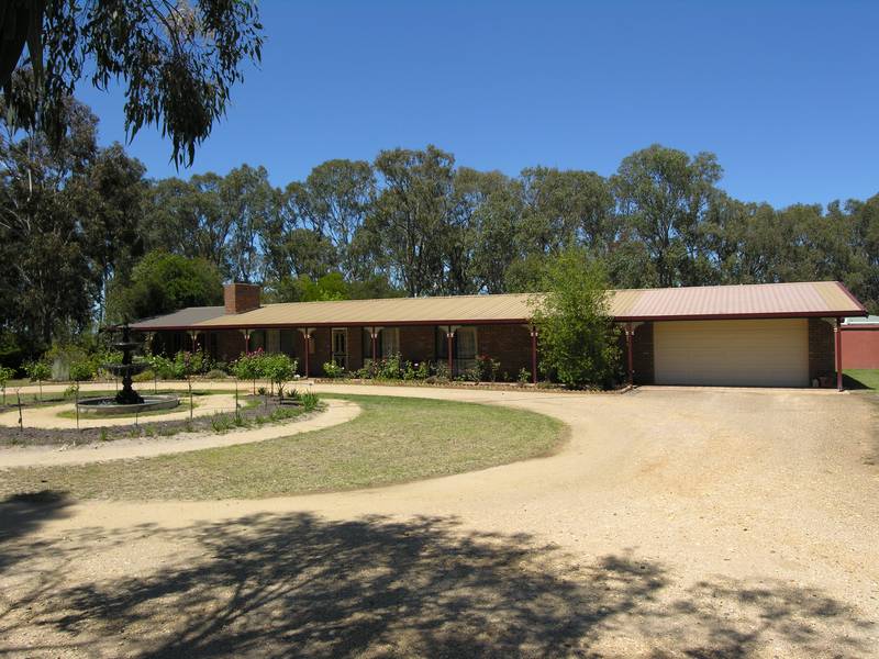 DELIGHTFUL 4B/R HOME ON 22.12 Ha (54 .65 ACRES) Picture 1