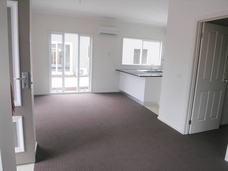 2 BRAND NEW LUXURY VILLAS IN SALE Picture 3