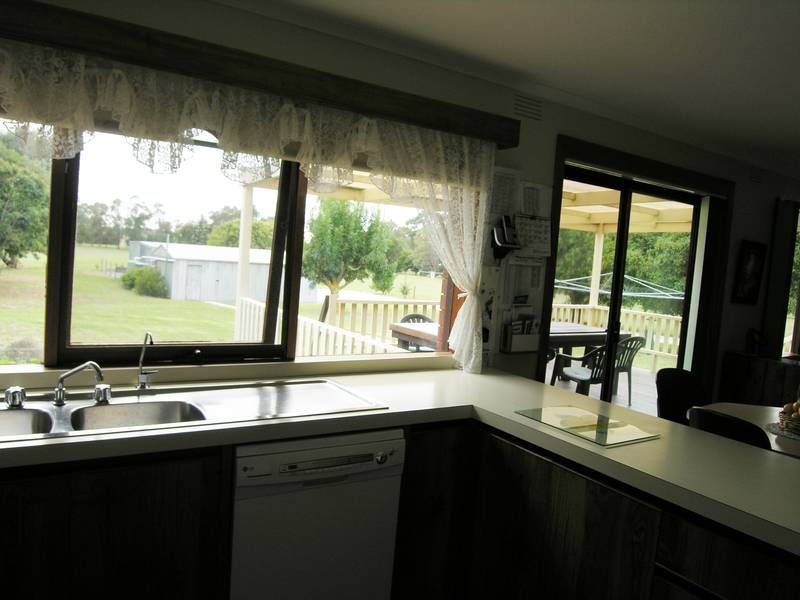 ROOM FOR THE WHOLE FAMILY Picture 3