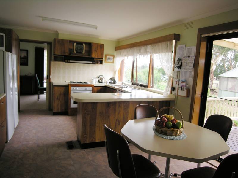 ROOM FOR THE WHOLE FAMILY Picture 2