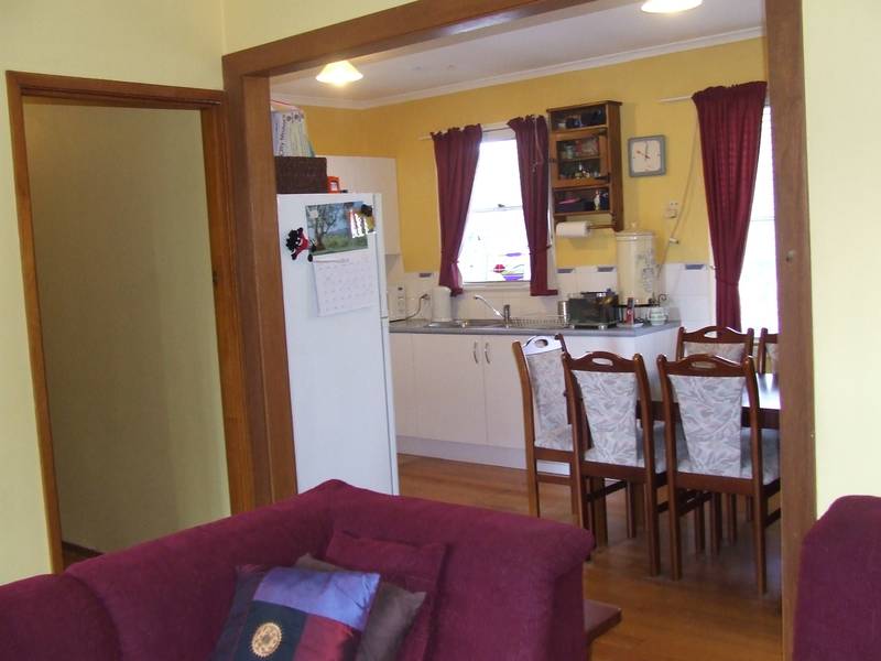 RENOVATED KITCHEN! Picture 3