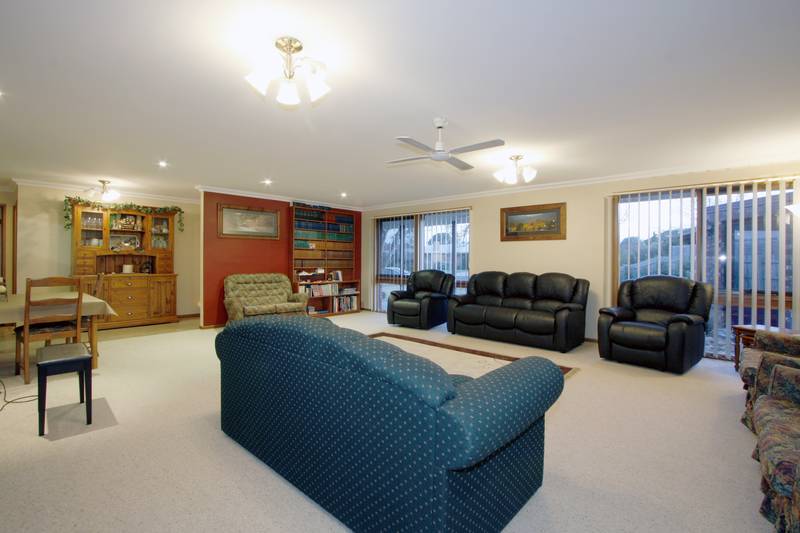 1,2,3,4,5,6,7 BEDROOMS PLUS STUDY Picture 3