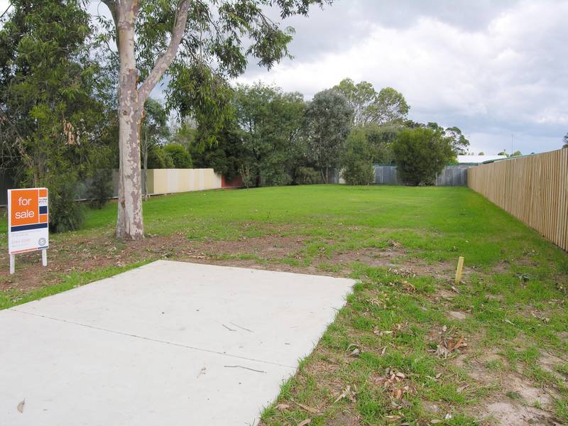 WELL LOCATED BUILDING BLOCK IN STRATFORD Picture 1