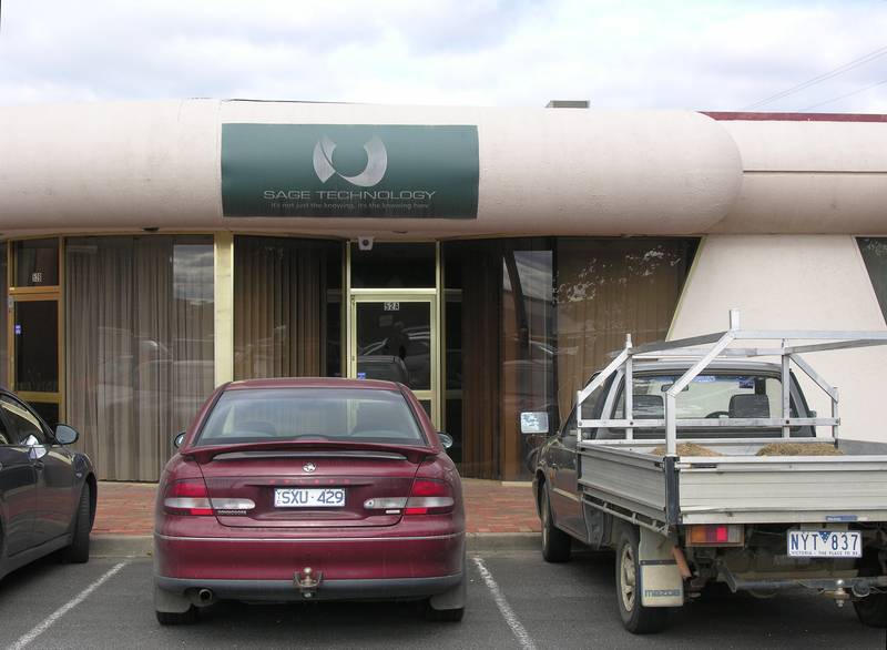 NEED TO BE IN THE CBD? Picture 1