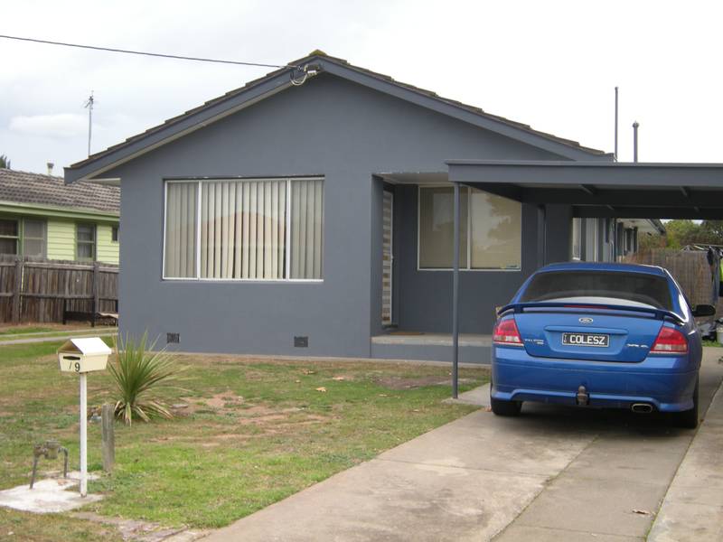 Spacious 1 Bedroom Unit! Picture 1