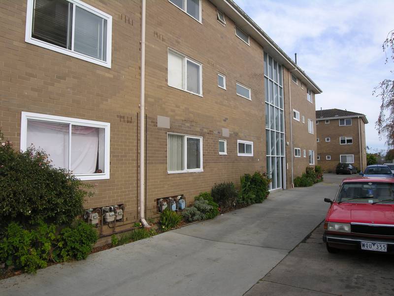 INEXPENSIVE FIRST HOME/INVESTMENT OPPORTUNITY Picture 1