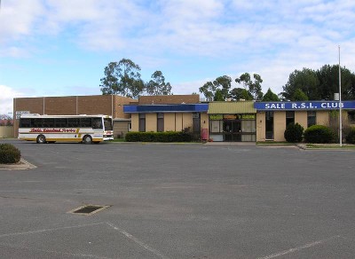 PROMINENT HIGHWAY LOCATION Picture