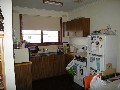 Spacious One Bedroom Unit Close To The CBD Picture