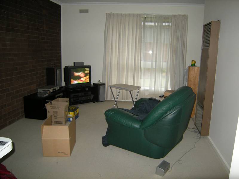 One bedroom Flat Located At The Back Of The Block! Picture 3