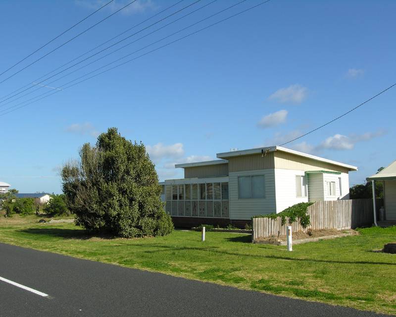 ACROSS THE ROAD FROM THE BEACH Picture 1