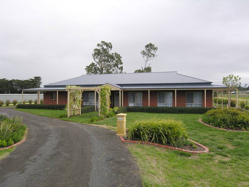 FABULOUS FIVE BEDROOM FAMILY HOME IN MAFFRA Picture 1