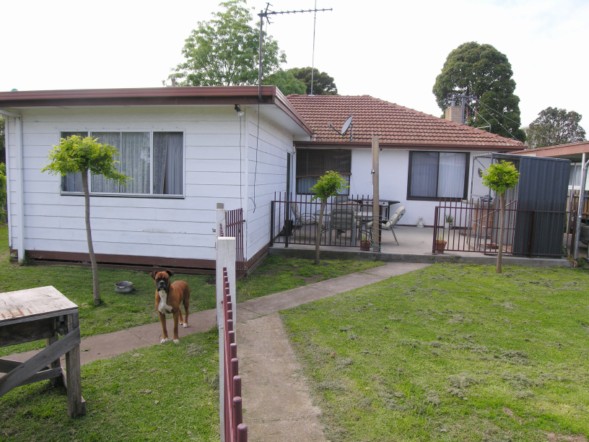 FOUR BEDROOMS, BIG BLOCK, SMALL PRICE Picture 2