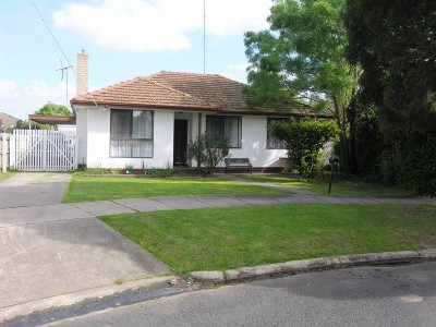 FOUR BEDROOMS, BIG BLOCK, SMALL PRICE Picture