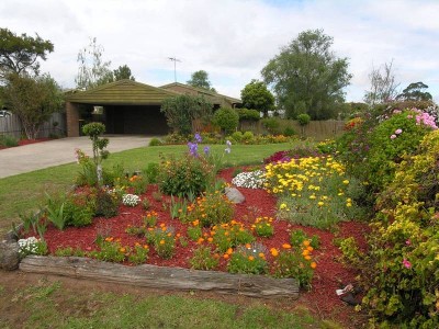 THIS SUPERBLY LOCATED FAMILY HOME Picture