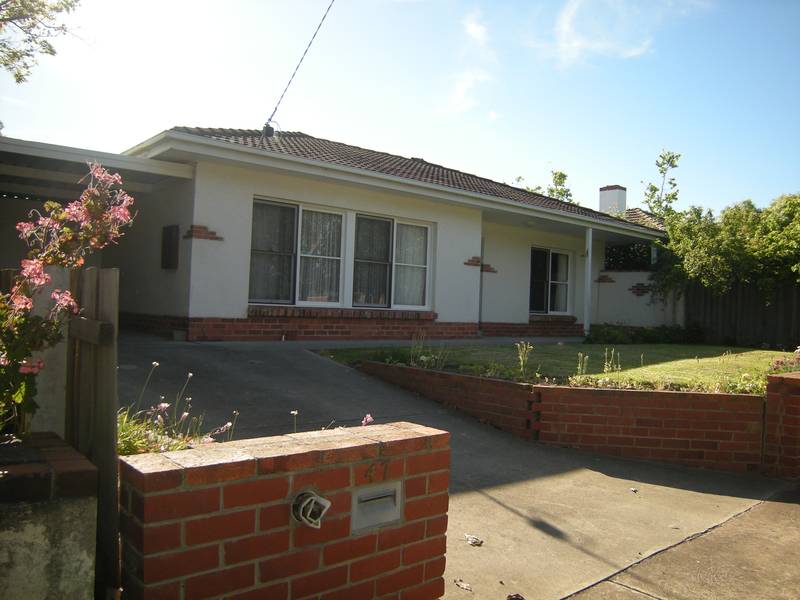 Cozy 2 Bedroom Home! Picture 1