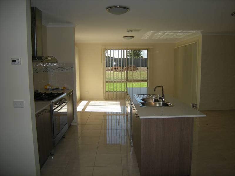 Large Family Home on 1 Acre in town! Picture 3