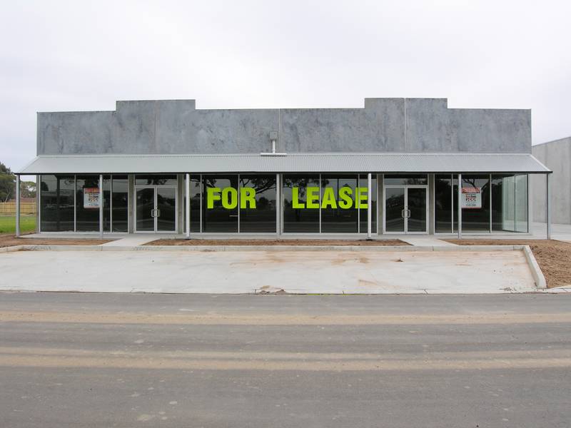 NEW HIGHWAY SHOWROOM Picture 2