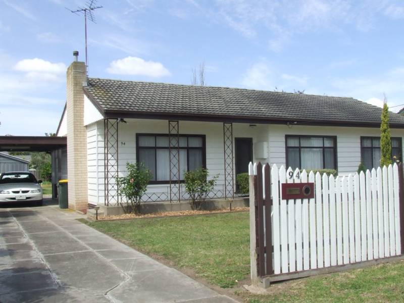 AN IMMACULATE FIRST HOME AND INVESTMENT OPPORTUNITY Picture 1