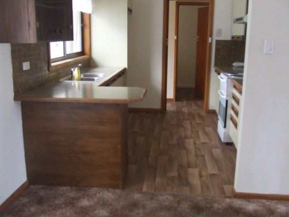 AN IMMACULATE FIRST HOME AND INVESTMENT OPPORTUNITY Picture 3