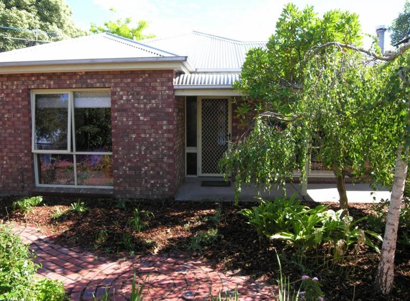 FEATURE PACKED 4 B/R FAMILY HOME IN QUIET COURT Picture 1