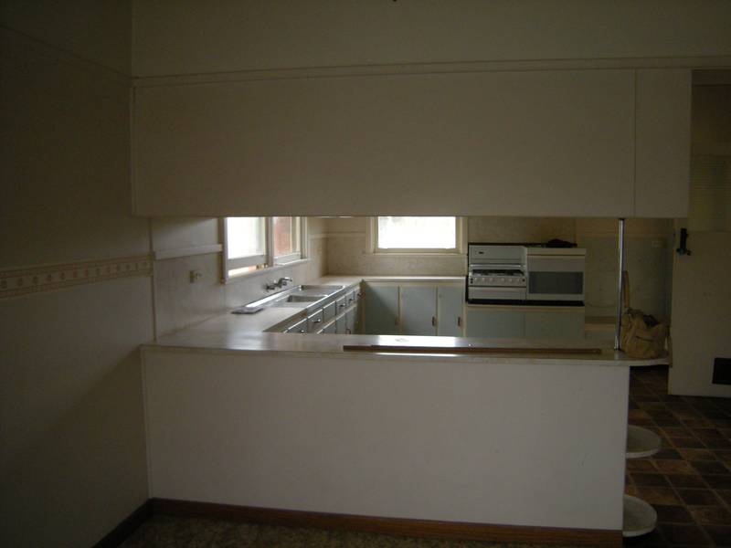 Month to Month Lease Only! Picture 2