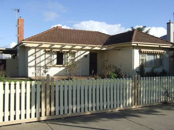 INVESTMENT OPPORTUNITY IN CENTRAL SALE Picture 1