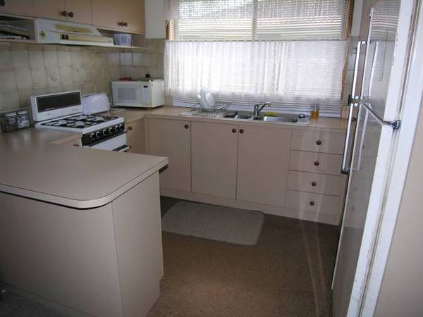 TWO BEDROOM VILLA CLOSE TO CBD Picture 2