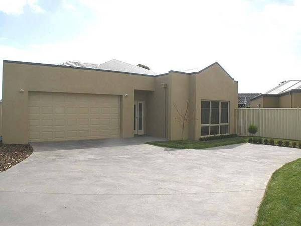 NEED TO BE CLOSE TO THE CBD? Picture 1