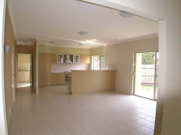 NEED TO BE CLOSE TO THE CBD? Picture 3