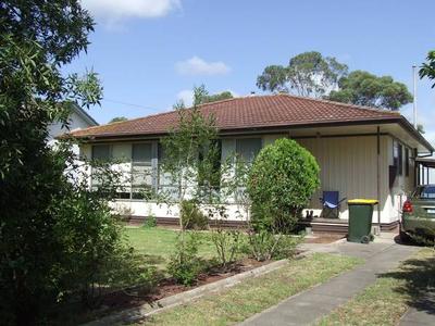 Neat & Tidy Throughout! Picture Neat & Tidy Throughout! Picture