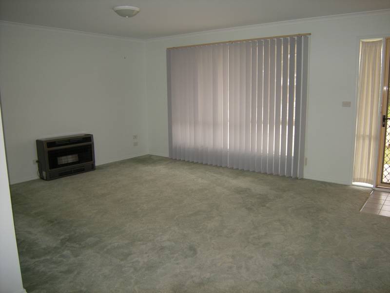 Freestanding 3 Bedroom Unit! Picture 3