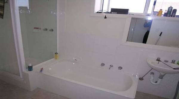 CLOSE IN FLAT ON THE TOP FLOOR Picture 2