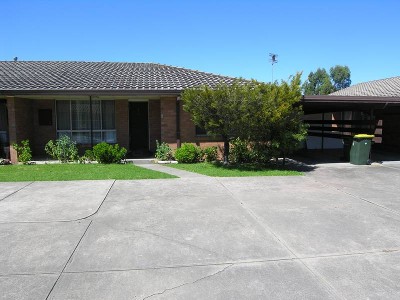 Spacious 2 Bedroom Unit Picture