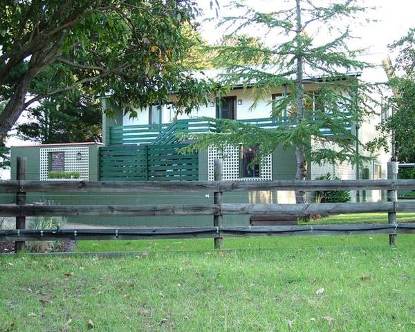 THIS 16.25Ha ( 39 Acres ) FARMLET HAS LOADS OF APPEAL!!! Picture 1