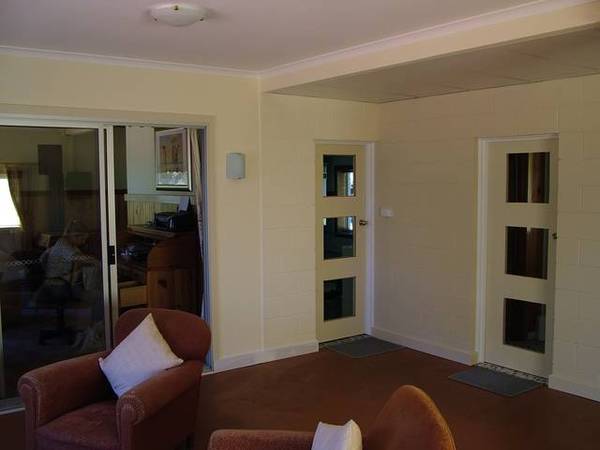 THIS 16.25Ha ( 39 Acres ) FARMLET HAS LOADS OF APPEAL!!! Picture 3