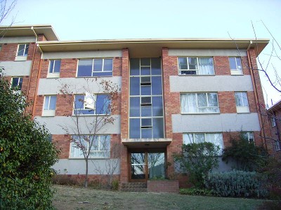 TIDY STUDIO APARTMENT Picture