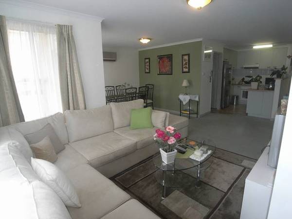 FIRST HOME BUYERS SPECIAL!! A MUST SEE Picture 3