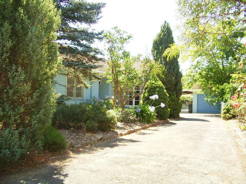 COUNTRY CHARM Picture 1