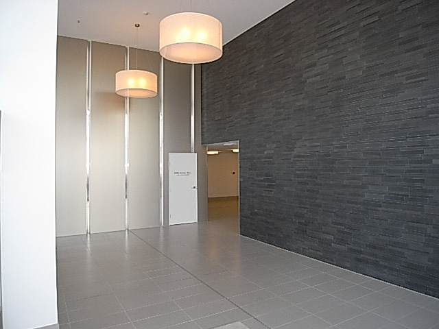 EXECUTIVE INNER CITY APARTMENT Picture 2