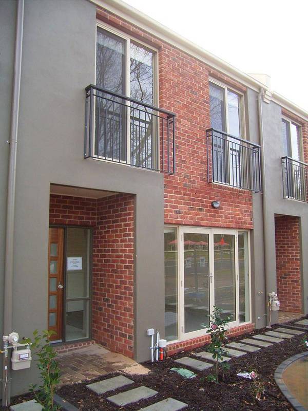 LUXURY LIVING Picture 1