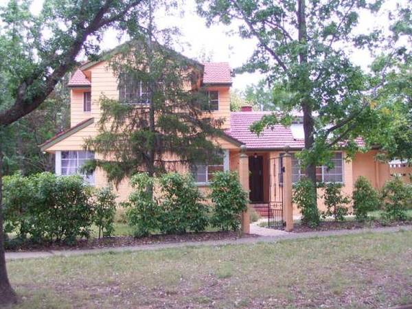 FULLY FURNISHED Picture 1