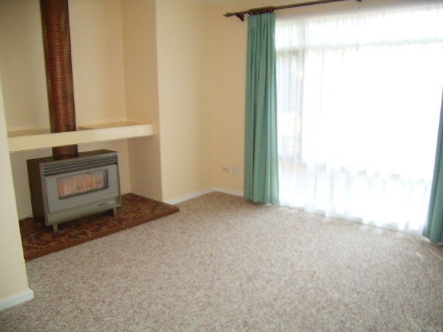 IDEAL LOCATION Picture 3