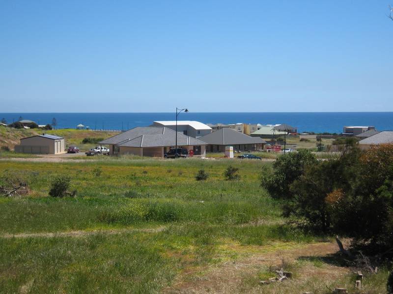 VACANT LAND WITH VIEWS! Picture 1