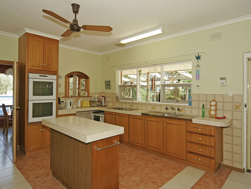 Reduced to Sell! Lifestyle, Income & Room for a Pony or two Picture 2