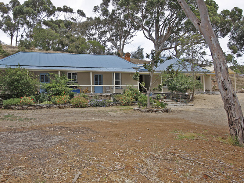 SPRING HILL CIRCA 1853 COTTAGE Picture 1