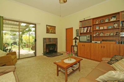 RURAL LIVING Picture