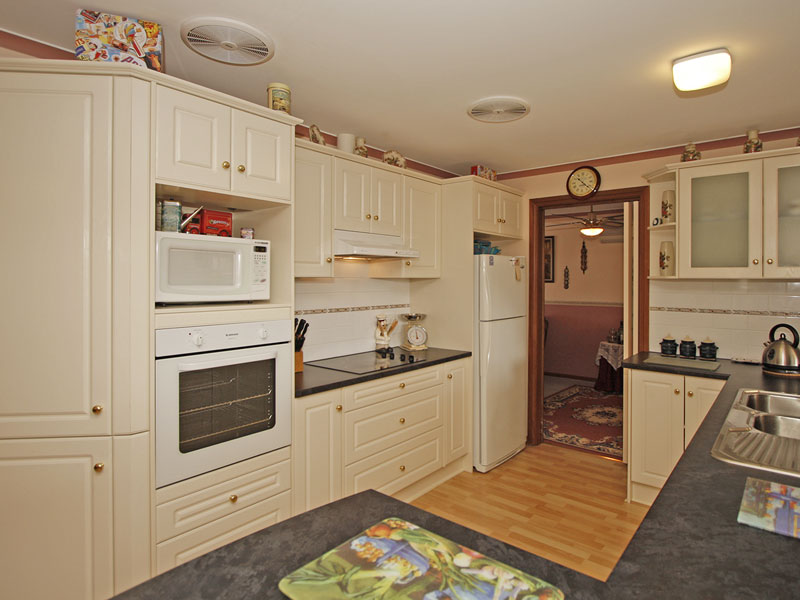 IMMACULATE PRESENTATION Picture 3