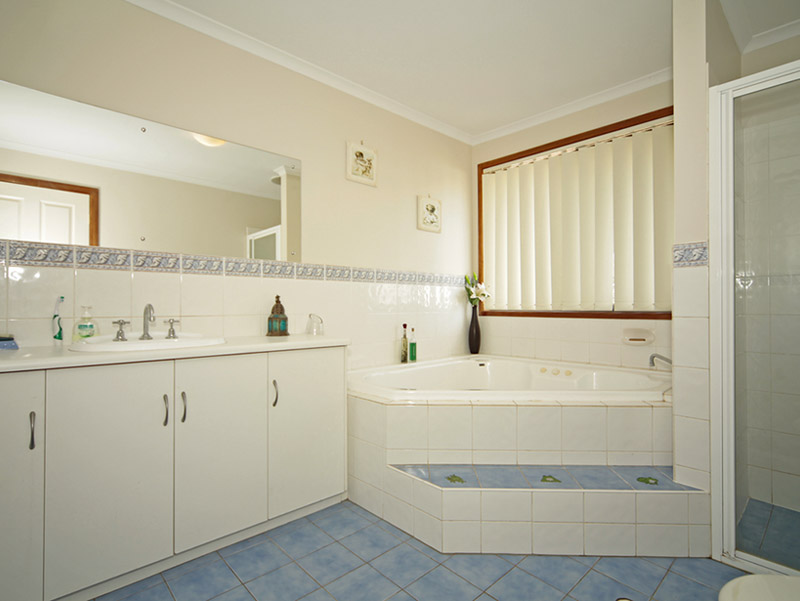 The Choice is Yours
UNDER CONTRACT UNDER OFFER !! Picture 3